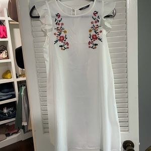 NWOT Women’s White embroidered  Dress